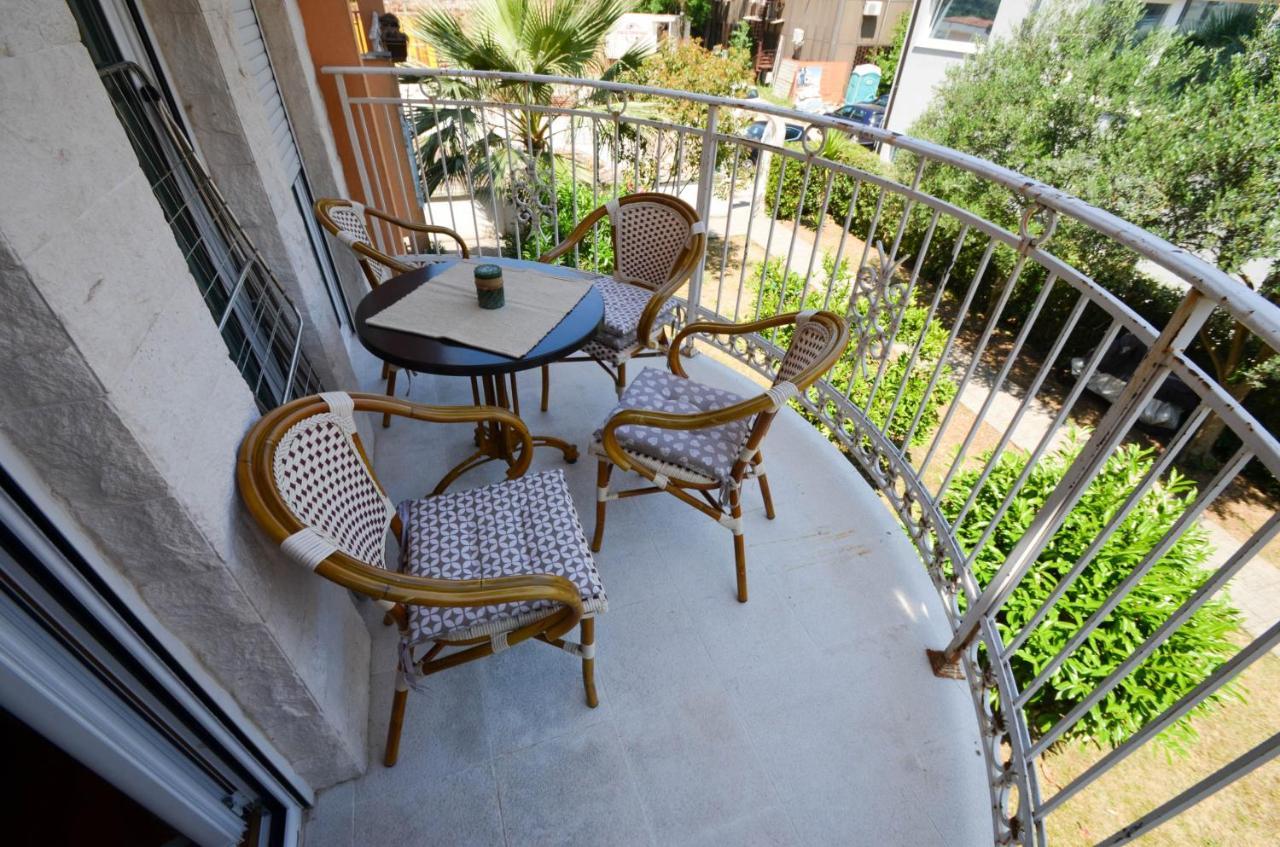 Tea Lux Apartment Kotor Eksteriør billede