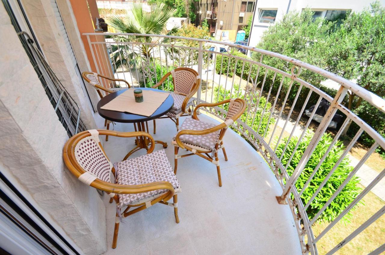 Tea Lux Apartment Kotor Eksteriør billede